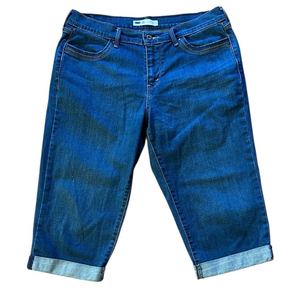 Levis Cuffed Capri Jeans